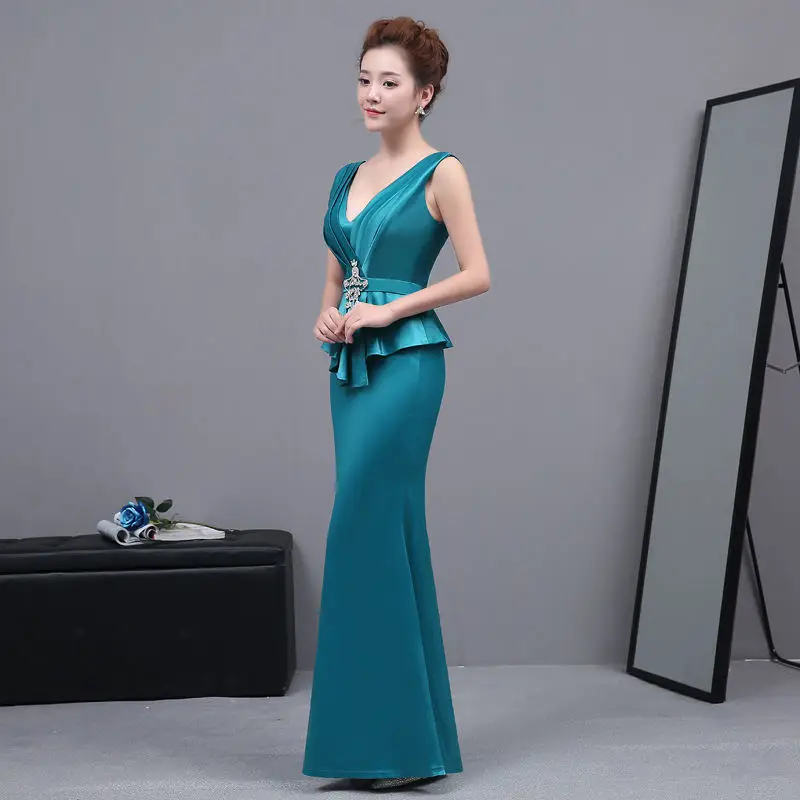 Это YiiYa новые сексуальные платья без рукавов Русалка Vestidos очаровательный v-образный вырез и юбка-годе вечерние платья H020