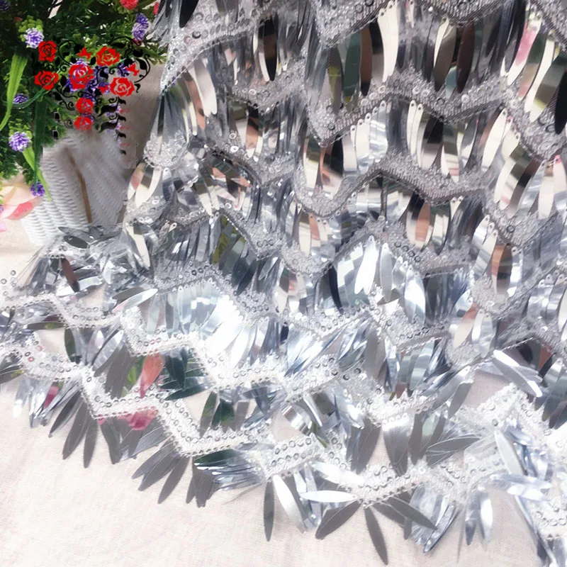 Блестящее серебряное искусственное вышитое волнистое платье с кисточкой шитье
