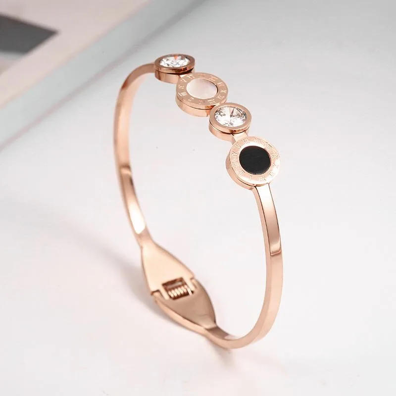 Браслет из нержавеющей стали под розовое золото с кристаллами и ракушками |