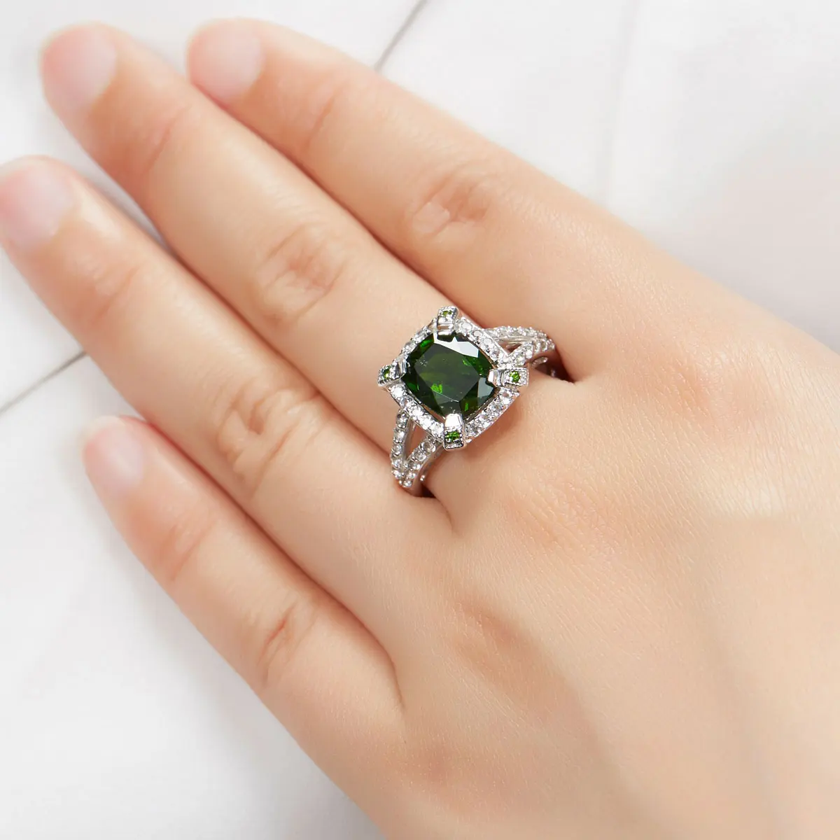Hutang Твердые стерлингового серебра 925 3.14ct Природный хромдиопсид и белый топаз