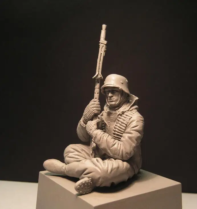 1/16 resin figure soldier model World War II sitting gk hand white mold military Norman war 157 | Игрушки и хобби