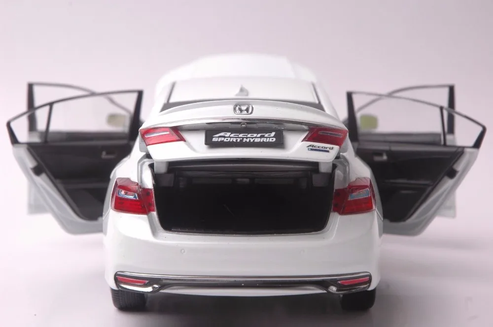 1:18 литья под давлением модели для Honda Accord 10 Спорт Гибридный белый сплав игрушечный автомобиль миниатюрный коллекция подарки MK10 10th поколения