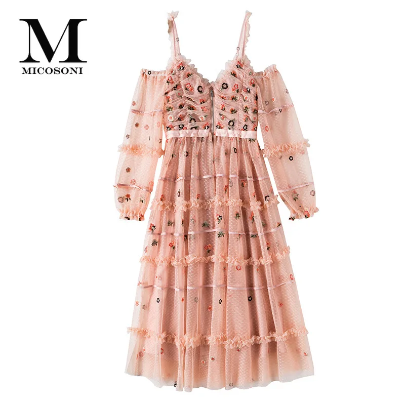 Женское Сетчатое платье с вышивкой розовое v образным вырезом и открытым плечом