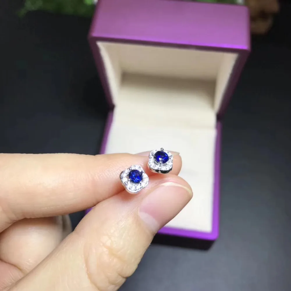Серьги-гвоздики с драгоценными камнями из серебра 925 пробы натуральным синим