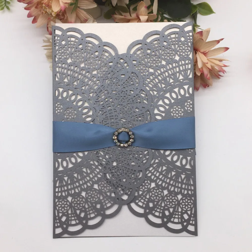 50Pcs/Lot Laser Cut Elegant Lace Design Wedding Invitations With Ribbon Pearl Paper Card Birthday Dinner Invite |
