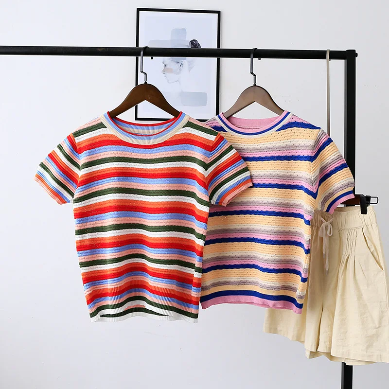 Красочная полосатая трикотажная футболка женская летняя аккуратный