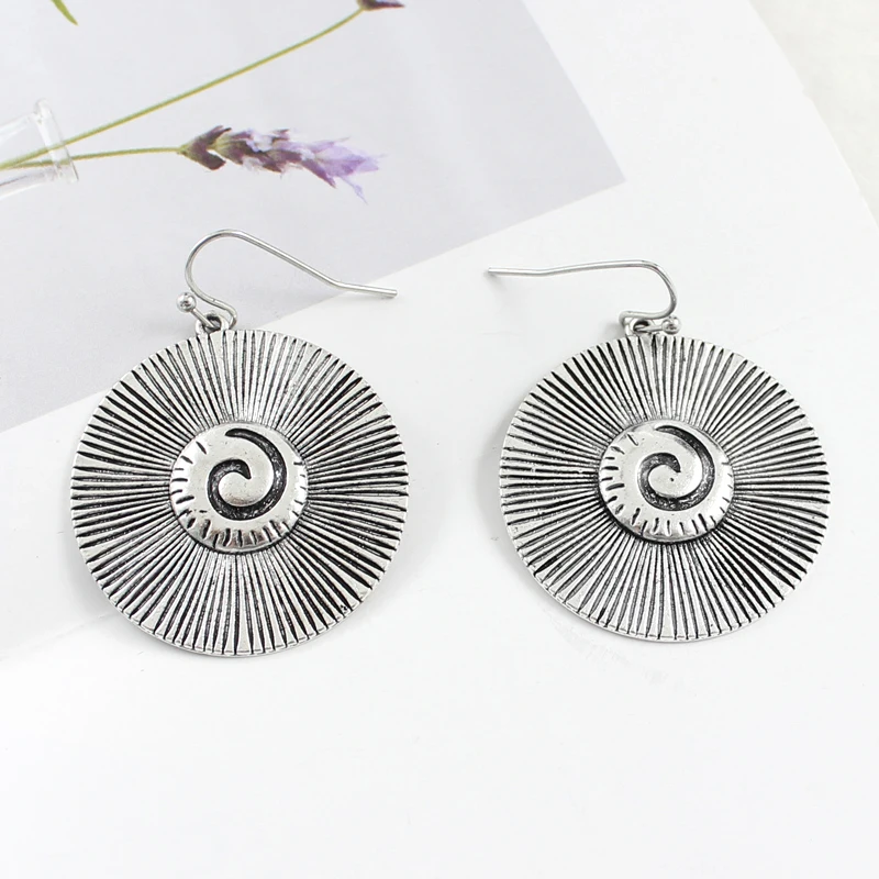 Богемные металлические круглые серьги бронзовые с спиральными полосками