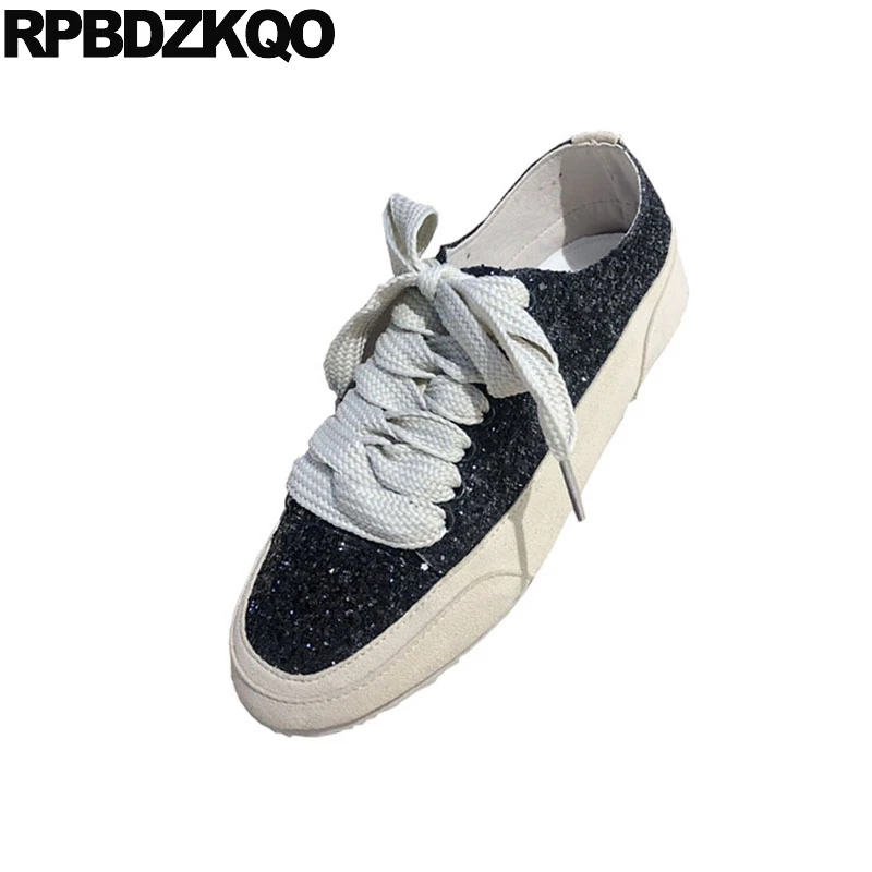 Женские кроссовки на шнуровке блестящие туфли плоской подошве с блестками