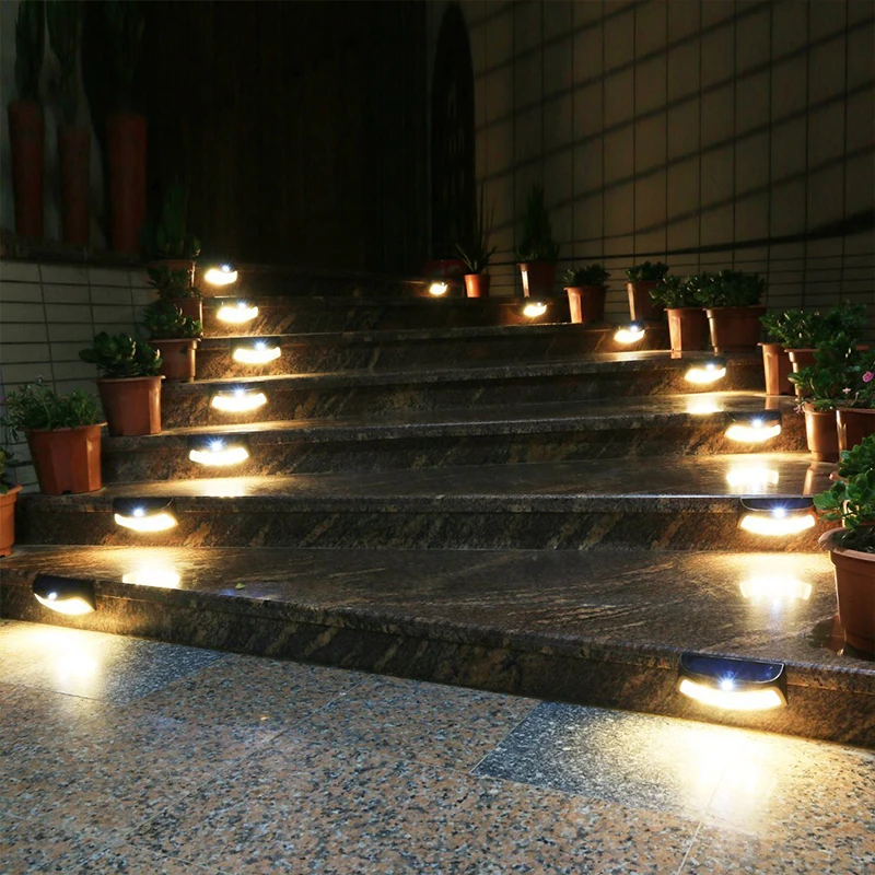 Светодиодный светильник на солнечной батарее настенный с датчиком движения