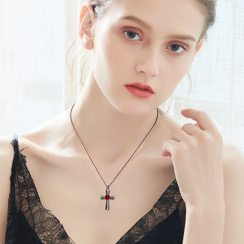 Женская винтажная подвеска CDE в виде креста черный цвет искусственная с