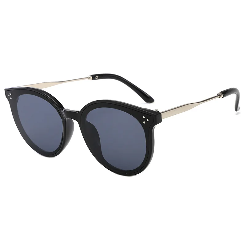 2019 child sunglasses 3-8 years Rivets Cat eye glasses Protect UV400 girls&ampboys Baby eyewear Fashion infant oculos de sol n795 |