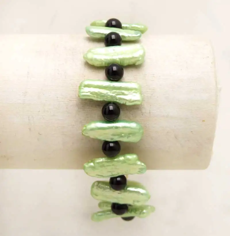 Qingmos Green Bracelet for Women &amp Natural 20-25mm Freshwater Biwa Pearl and 6mm Round Black beads 7.5''-bra372 Free Shipping |