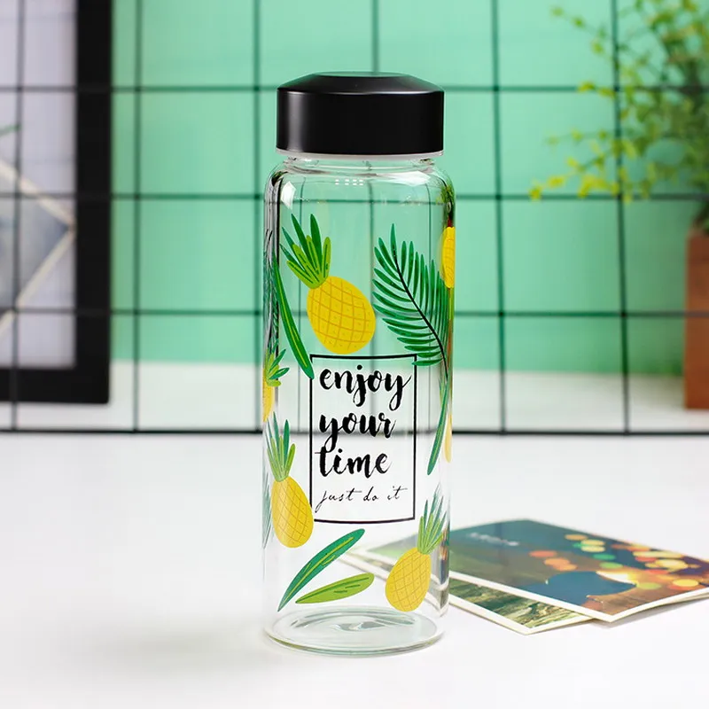 Зеленая стеклянная бутылка для воды с мультяшными животными и фруктами