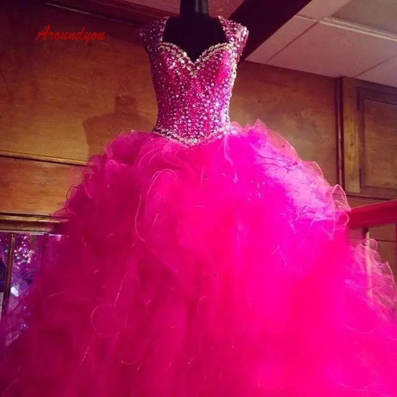 

Luxury Quinceanera Dresses Ball Gown Long Crystals Beaded Prom Debutante Sixteen Sweet 16 Dress vestidos de 15 anos