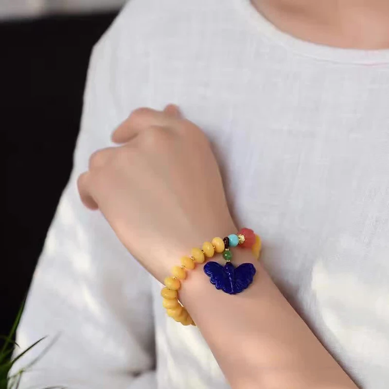 Изящная старинная желтая фотопластина с красными бусинами в виде тыквы