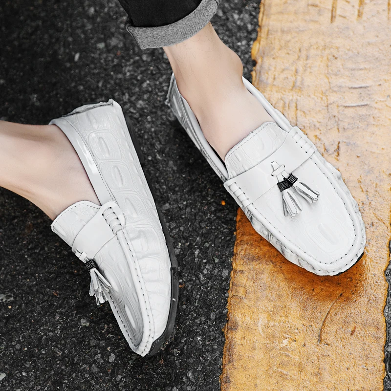 Man Casual Loafers Black White Driving Male Spring Autumn Mens Slip-On Shoes Comfortable Tassel for Men 