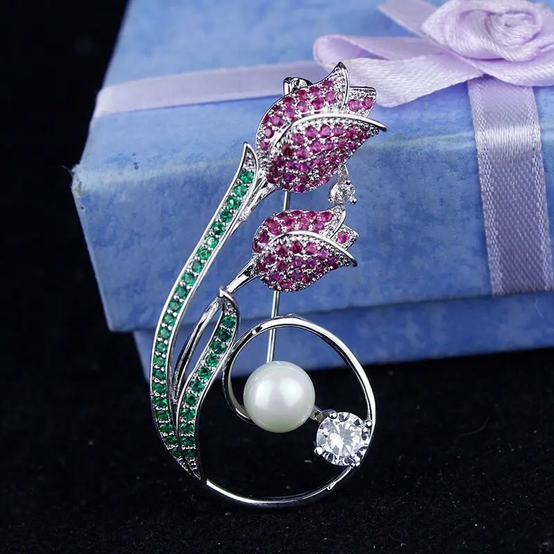 Женская Брошь с цветком розы и жемчугом разноцветная брошь из фианита класса ААА