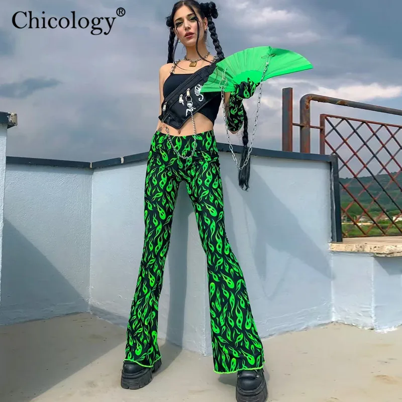 Брюки клеш Chicology с зеленым огненным принтом пикантные женские уличные штаны