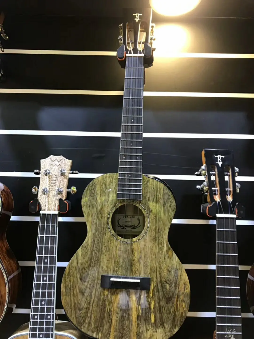 26/23 inch tiger grain mango wood ukulele Hawaii 4 string guitar pull