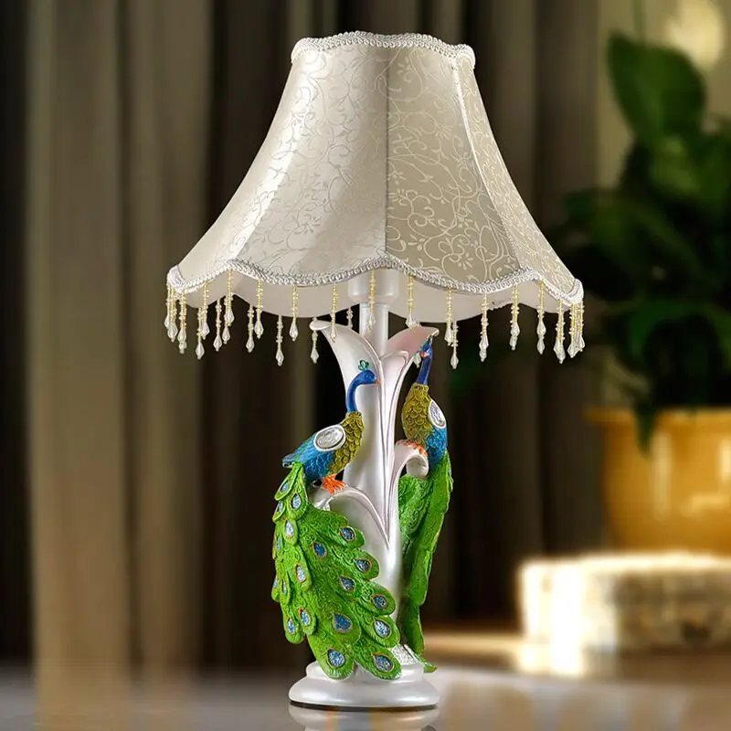 

European luxury Table Lamp Lights Retro Brief Resin Peacock Durable Desk Light Classic Decoration Table Lights