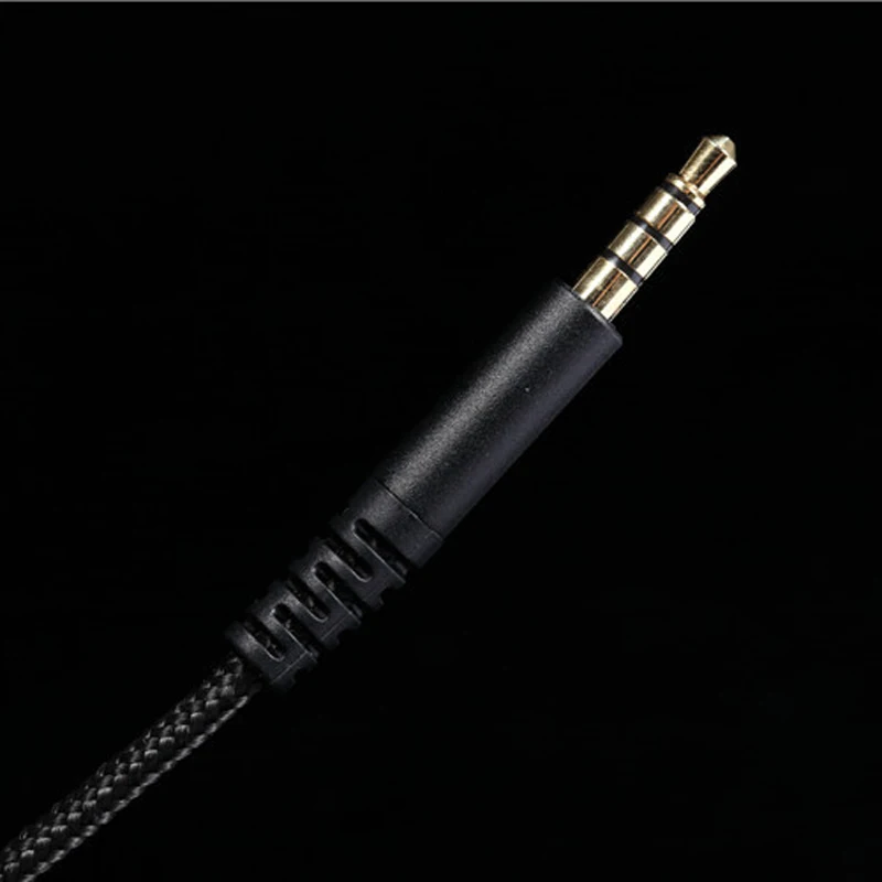 На обоих концах для подключения внешних устройств к автомагнитоле кабелю 3 5 мм