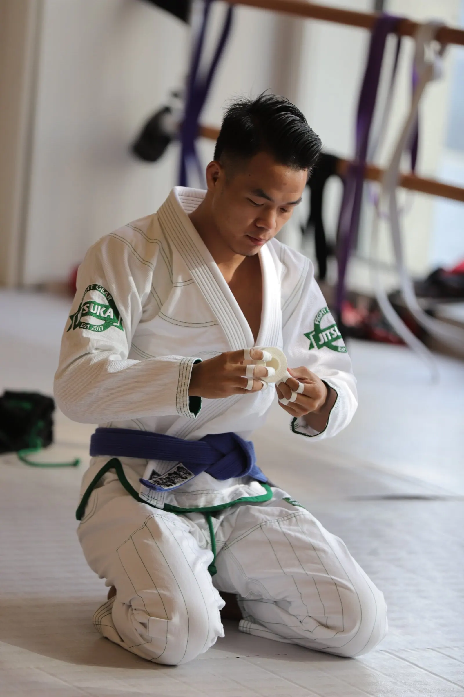 Бренд Jitsuka ультра светильник Jiu-Jitsu Униформа высокое качество костюм BJJ Униформа белый черный цвета