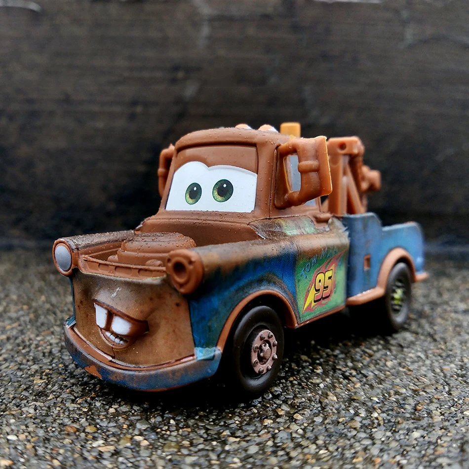 Disney Lightning McQueen со всеми видами машинок пиксара и с рисунками из мультфильма Тачки 2