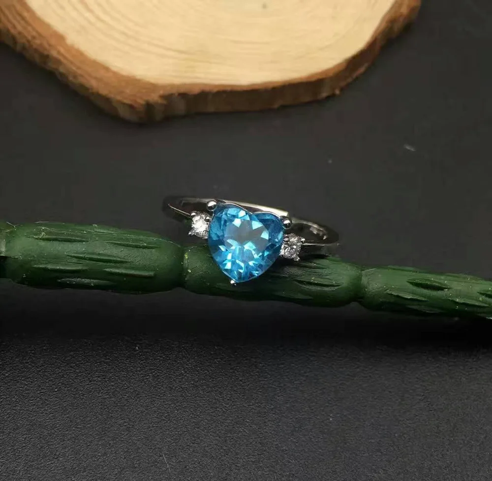 Кольцо с натуральным голубым топазом и драгоценным камнем | Украшения аксессуары