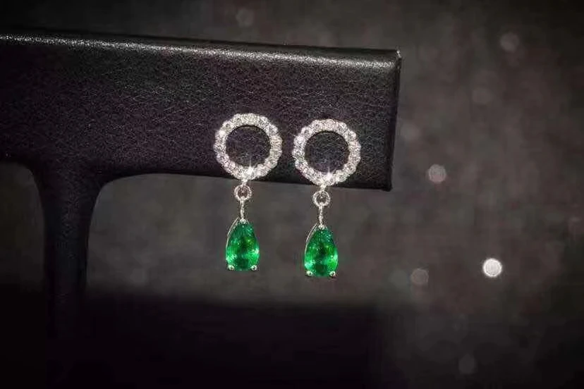 

Женские серьги-подвески из серебра 925 пробы, с зеленым изумрудом