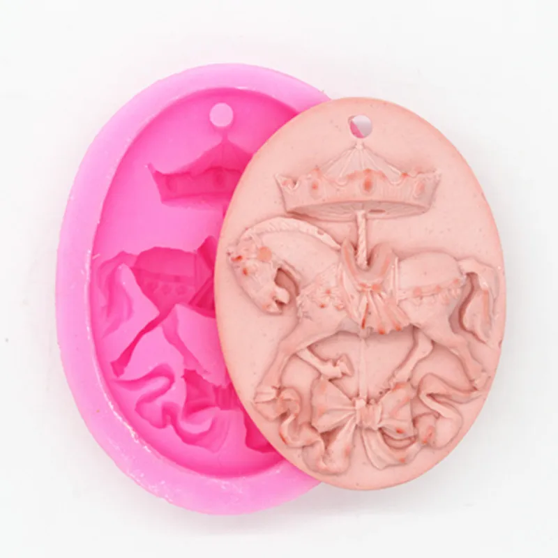 

classic Trojan horse solid aromatherapy gypsum mould DIY silicone clay mold fashion car pendant molding tool