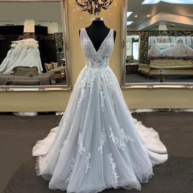 

Elegant Long Prom Dresses 2020 V Neck Floor Length A Line Lace Applique Formal Gown Women vestido de festa vestido formatura