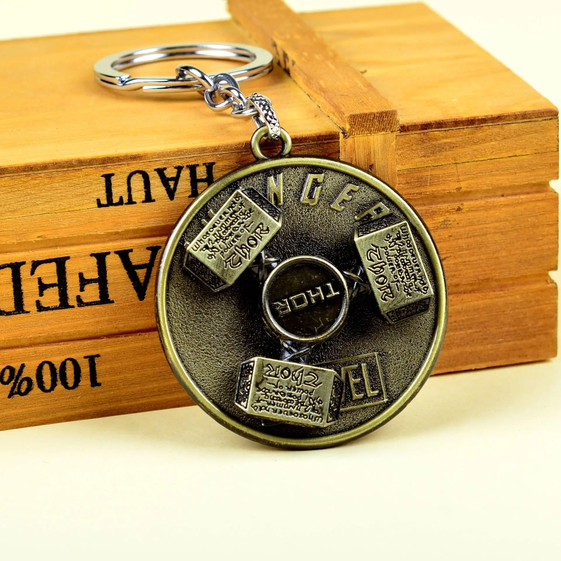 Фильм Marvel Мстители Вращающийся брелок с капитаном Америка Тор Дэдпул Железный