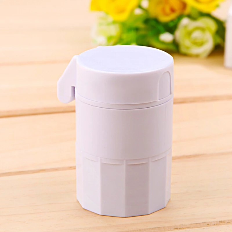 

4 Layer Powder Tablet Grinder Powder Pill Cutter 4 in 1 Portable Medicine Splitter Box Storage Crusher