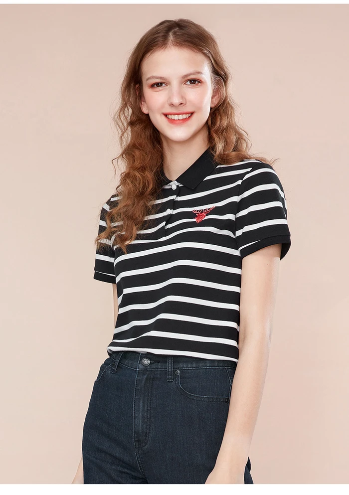 Giordano женская футболка Polo с короткими рукавами и вышивкой оленьей головы на груди, выполнена из хлопка и спандекса, есть несколько цветов и моделей данной футболки
