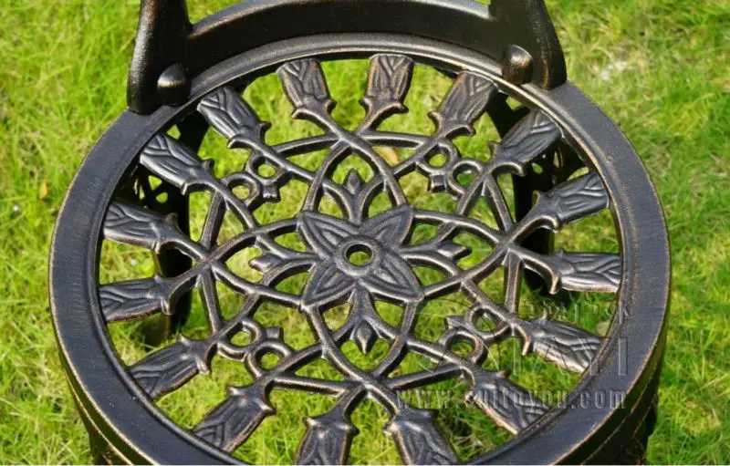 Набор из 3 алюминиевых стульев и стола для бистро в античном медном стиле сада с