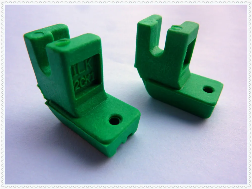 Детали для швейной машины лапка с невидимой молнией пластиковый материал 2