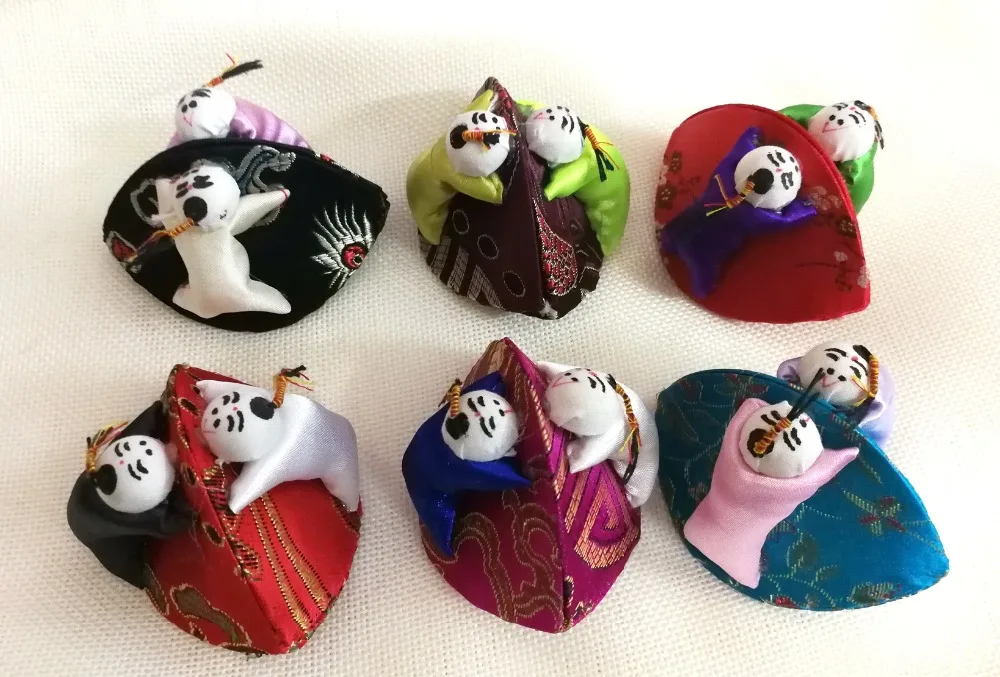 

6pcs Mixed colors Shell shape Embroidery handmade baby Brocade Silk Coin Bags,Purse, Jewelry Bags, rings bag, earring bag 2''