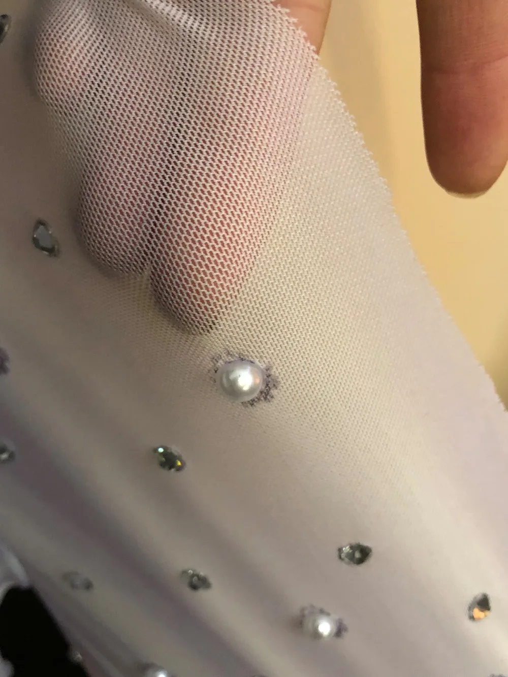 Женский комбинезон с блестящими кристаллами черный/белый из сетчатой пряжи