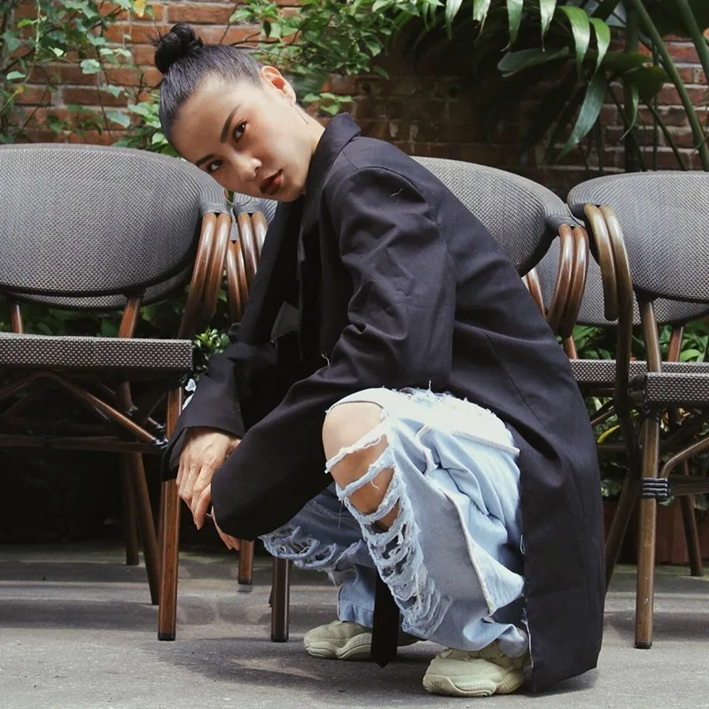 TWOTWINSTYLE нерегулярные блейзер для женщин лоскутное кружево на шнуровке с длинным