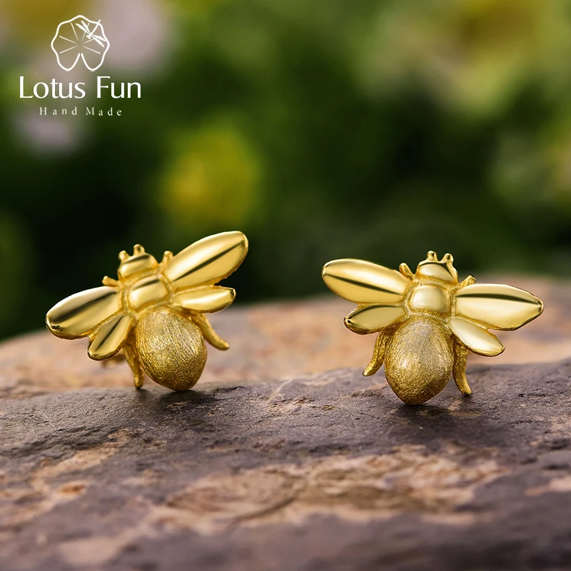 Lotus Fun-Pendientes de abeja para mujer, joyería fina de diseño natural, pendientes de tuerca de abeja dorados de 18K para mujer