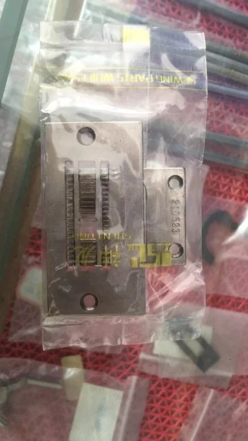 

for Singer 457 needle plate 210608 and tooth 210523,is one set