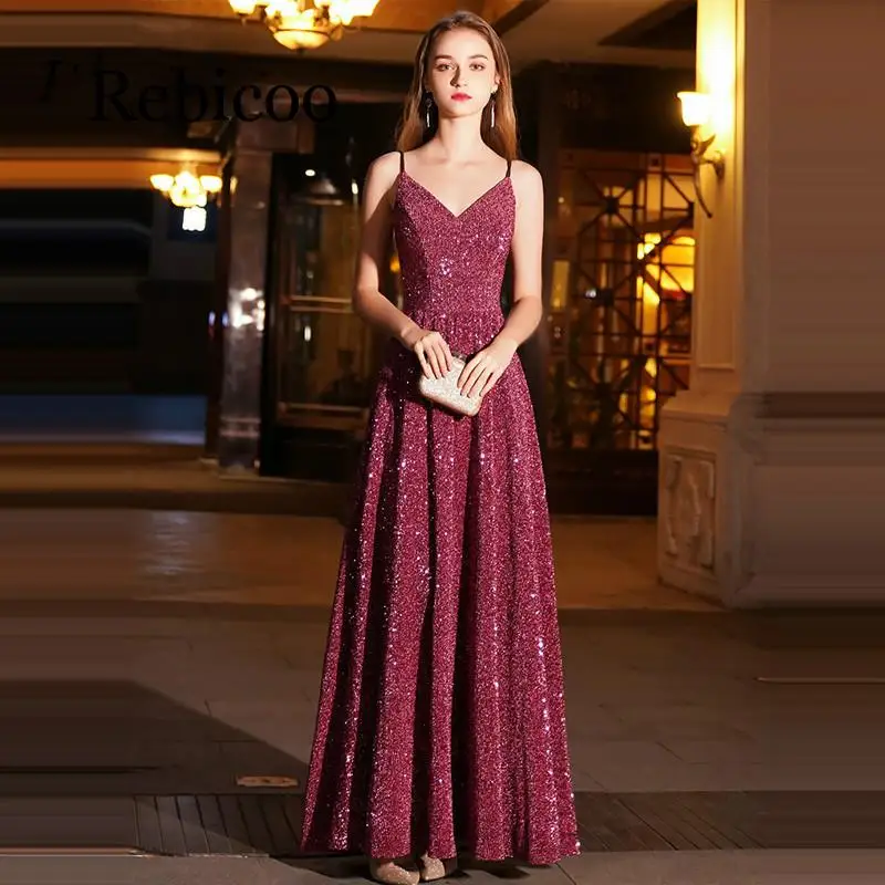 

Длинное приталенное платье на молнии с V-образным вырезом