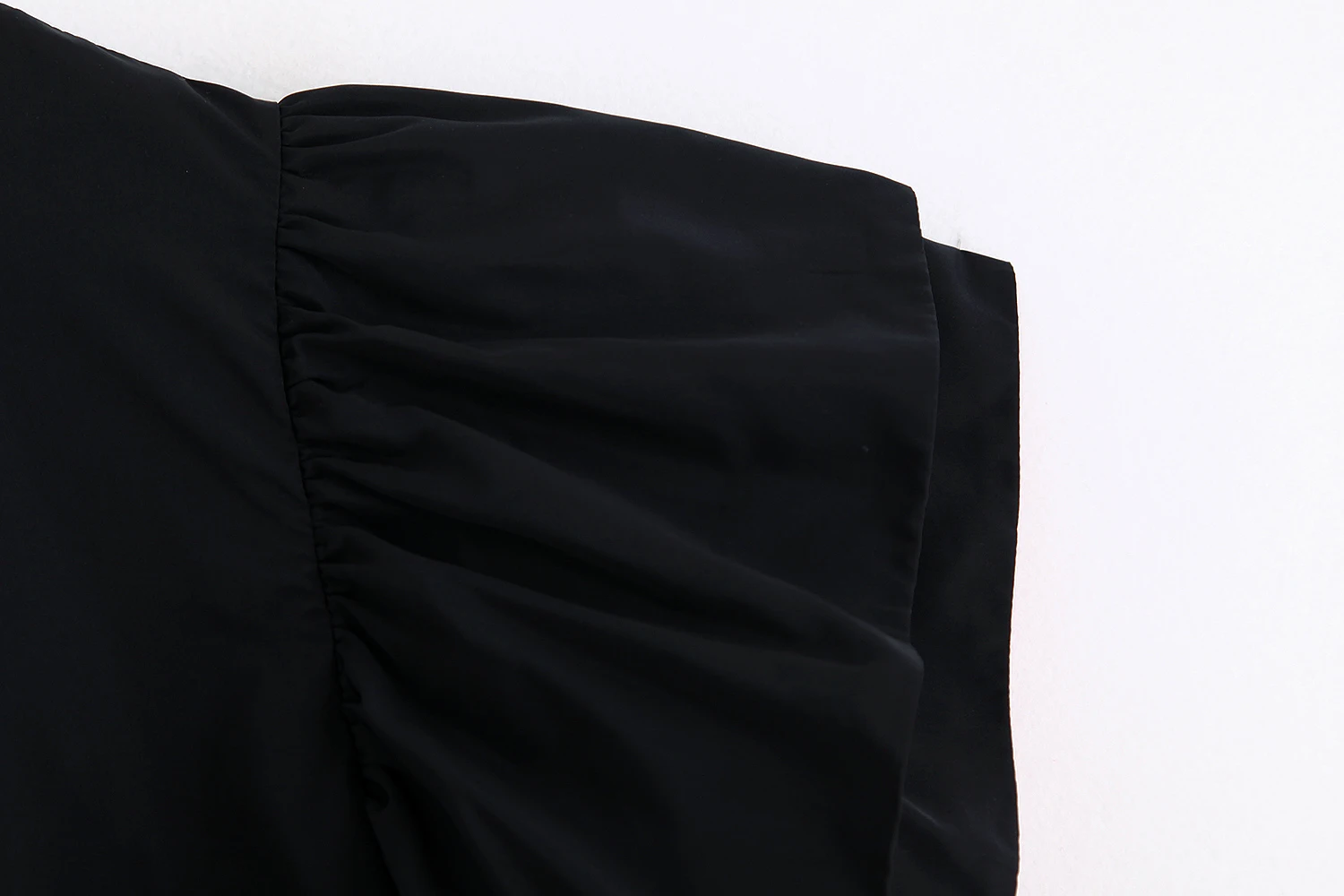 Summer New Women Blouses Black Puff Sleeve O-Neck Short Spliced Colour Collision Personality Loose Fashion Pullover Shirt