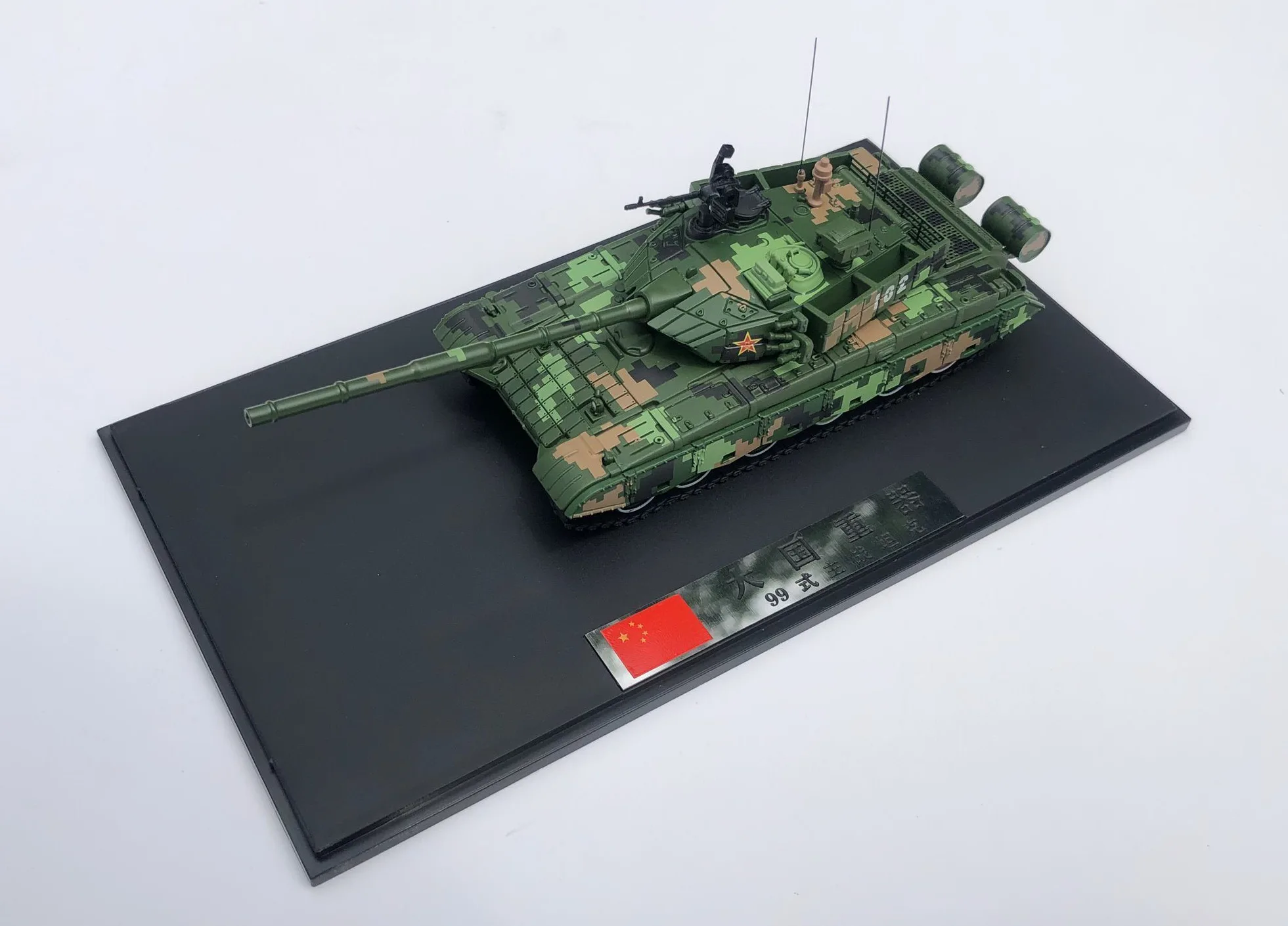 ZTZ 99 бак 1: 72 модель, полученная литьём под давлением
