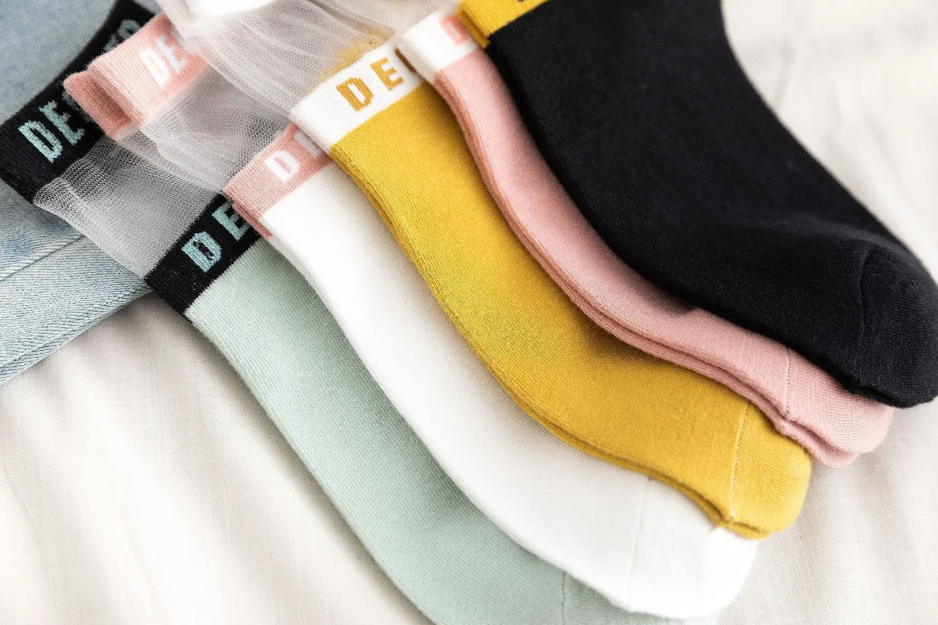 1 пара модные женские хлопковые шелковые короткие носки в Корейском стиле яркие