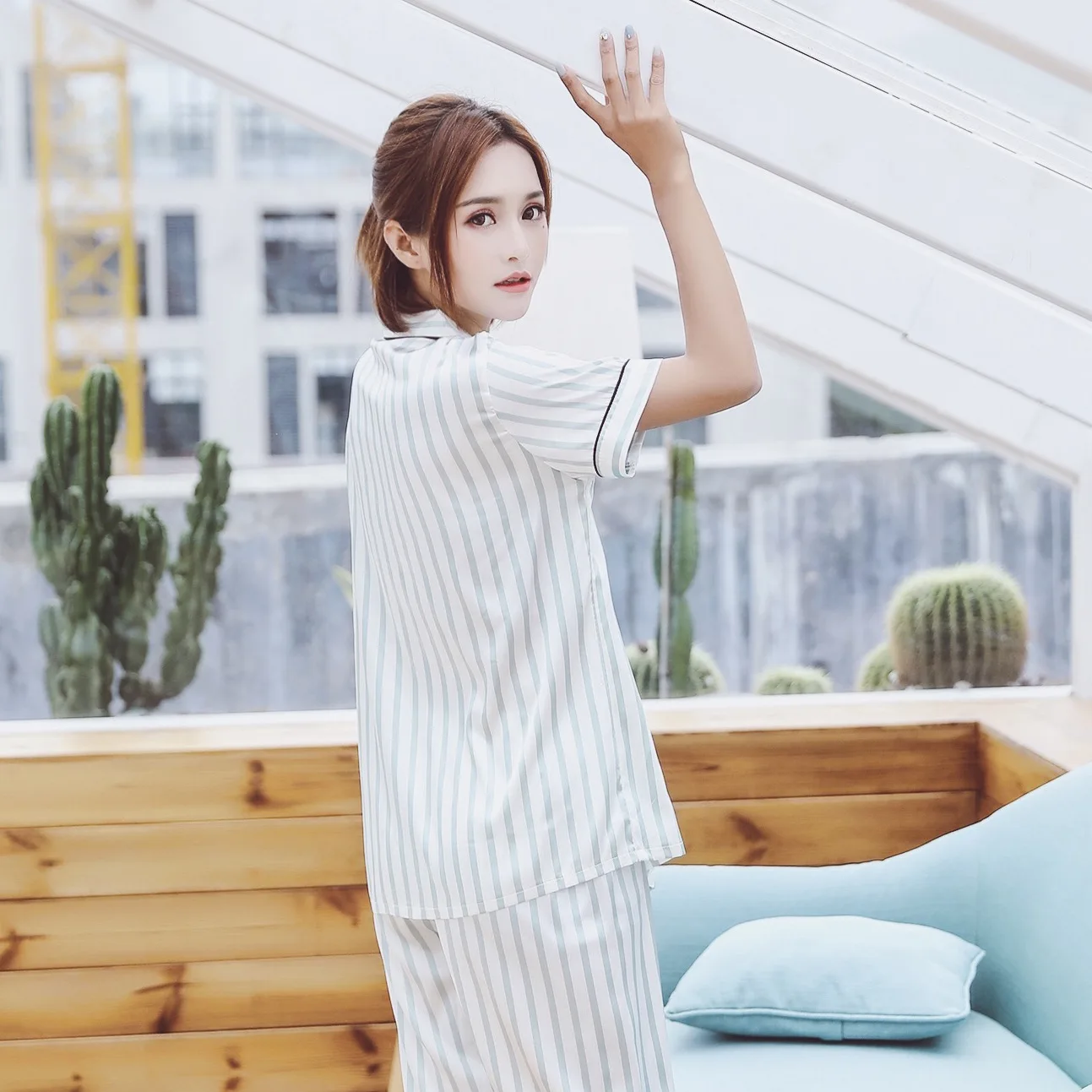 New silk products ladies' short sleeves trousers pajamas casual wear comfortable stripes and slippery home clothes |