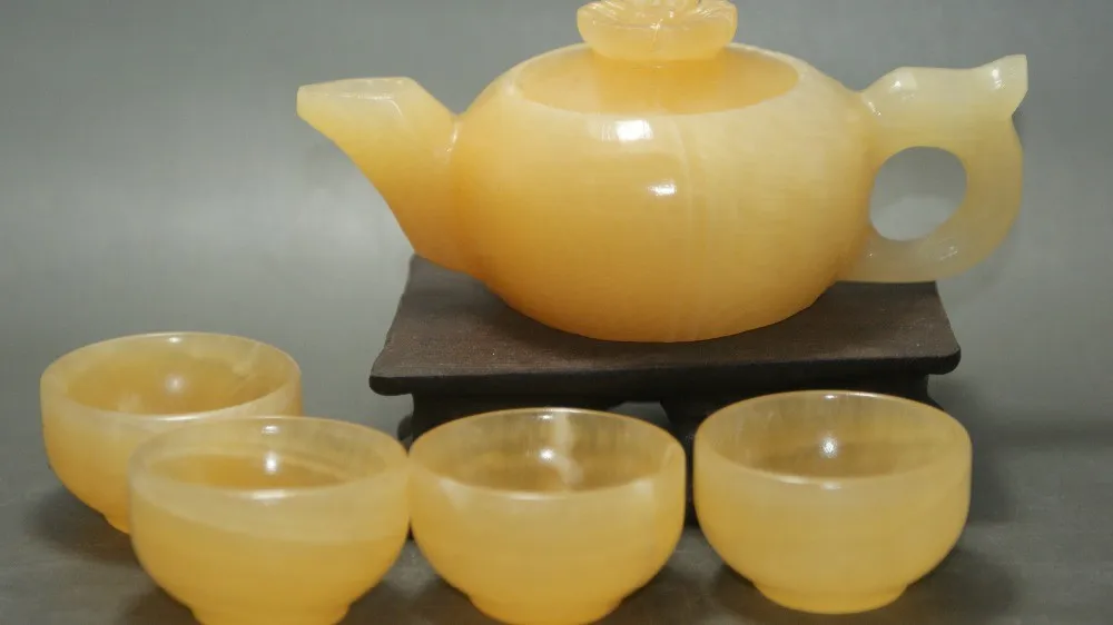 Чайные чаши и чайник из китайских нефритов на Рождество | Дом сад
