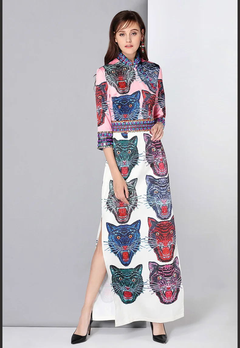 Женское длинное модельное платье элегантное дизайнерское с воротником стойкой и