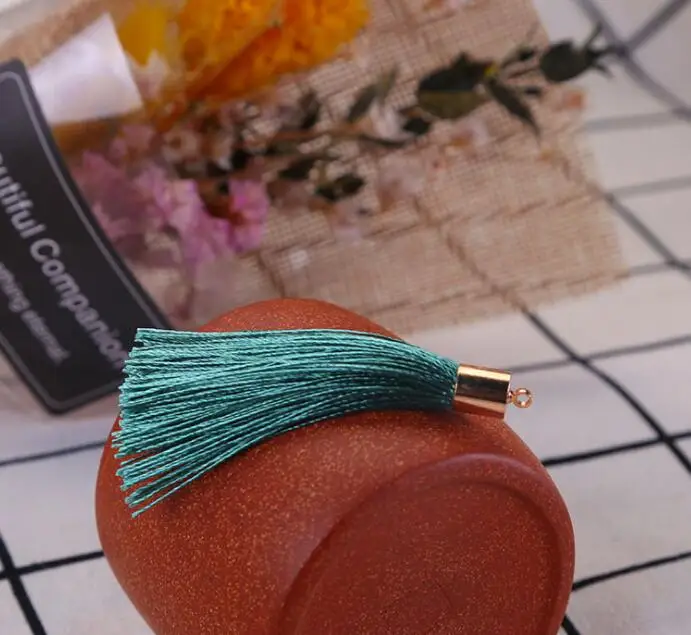 peacock green 10 шт./партия, разноцветные Полиэстеровые золотые кепки, подвески с кисточками, 60 мм, длина, модные серьги с бахромой, подвески самодельные ювелирные изделия - Цвет: peacock green