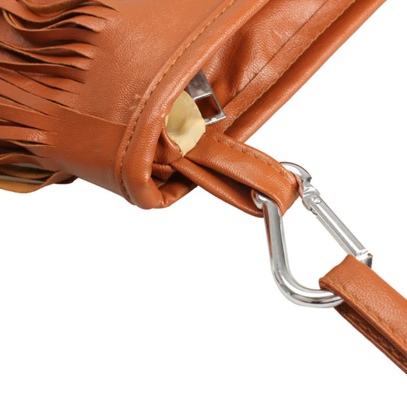 Сумка женская однотонная с кисточками винтажный мини мессенджер через плечо из